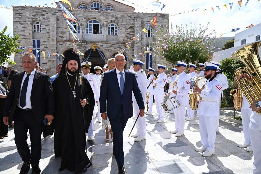 Παρουσία ΥΕΘΑ Ν. Δένδια στον εορτασμό της Κοίμησης της Θεοτόκου στο Ιερό Προσκύνημα Παναγίας Εκατονταπυλιανής Πάρου