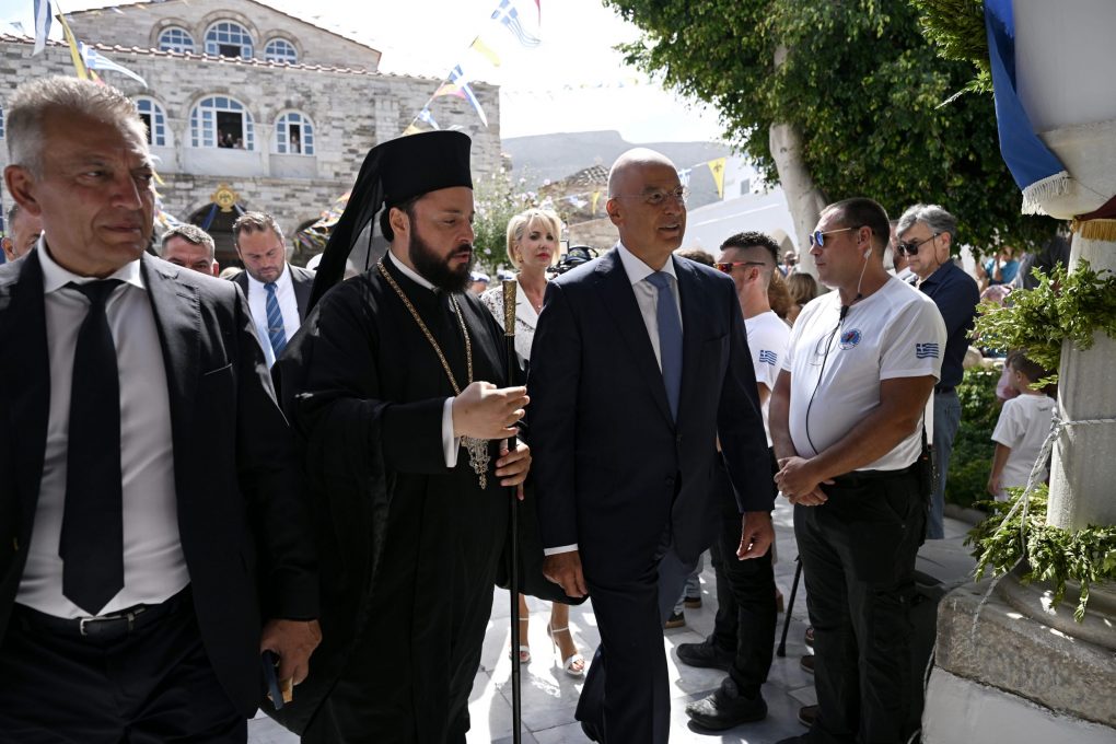 Παρουσία ΥΕΘΑ Ν. Δένδια στον εορτασμό της Κοίμησης της Θεοτόκου στο Ιερό Προσκύνημα Παναγίας Εκατονταπυλιανής Πάρου