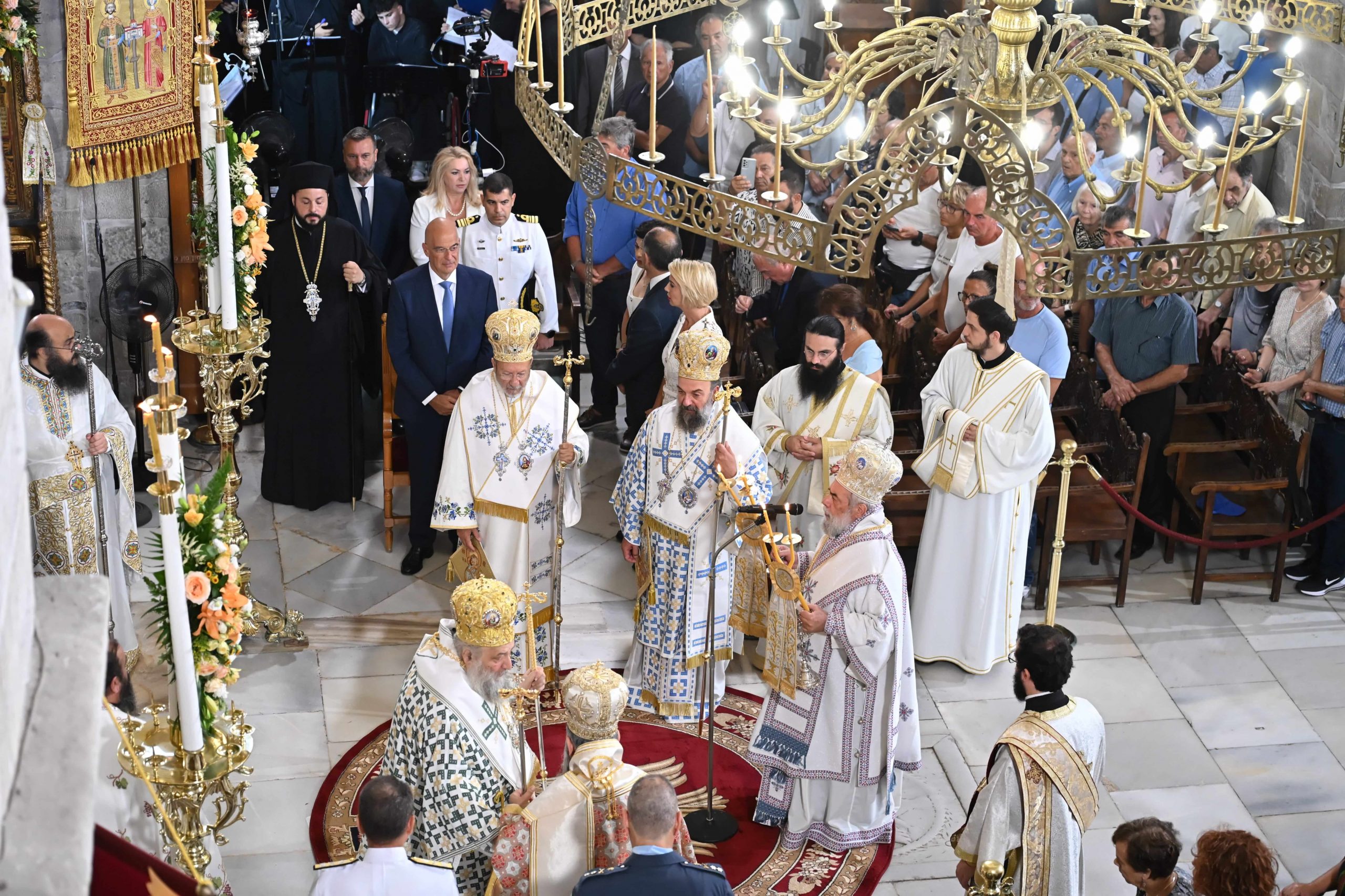 Παρουσία ΥΕΘΑ Νίκου Δένδια στις εκδηλώσεις για την Κοίμηση Της Θεοτόκου στην Παναγία Εκατονταπυλιανή της Πάρου