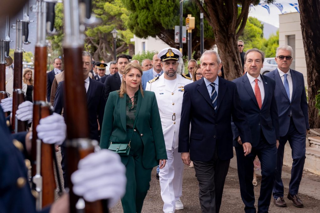 Παρουσία ΥΦΕΘΑ Θανάση Δαβάκη στην τελετή αποκαλυπτηρίων της προτομής του Ναυάρχου Frank Abney Hastings (Φραγκίσκου Άμπνεϋ Άστιγξ) και του μνημείου για το πολεμικό πλοίο «Καρτερία» στην Ιτέα