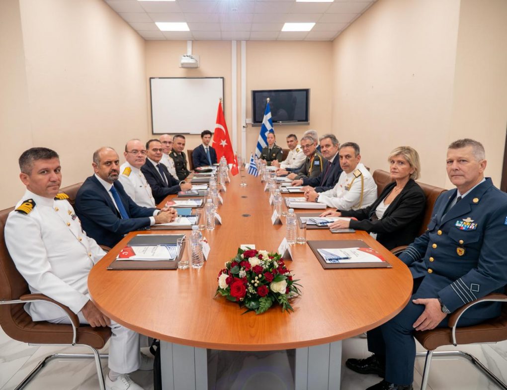 Πραγματοποιήθηκε η συνάντηση αντιπροσωπειών Ελλάδος και Τουρκίας στα Χανιά στο πλαίσιο των ΜΟΕ