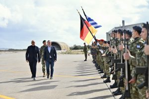 Παρουσία ΥΕΘΑ Νίκου Δένδια στο Πεδίο Βολής Κρήτης και συνάντηση με τον Υπουργό Άμυνας της Γερμανίας Β. Pistorius