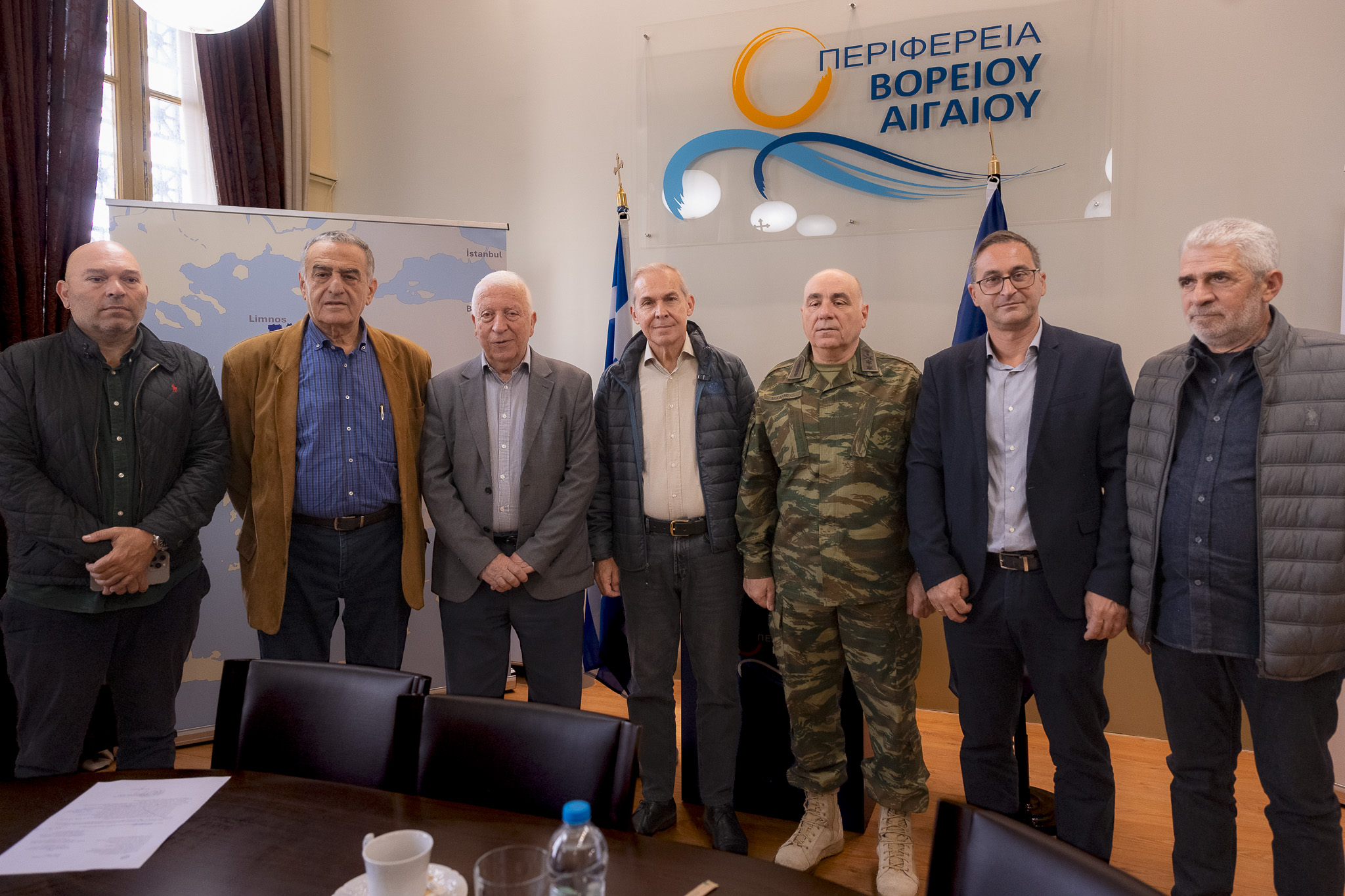 Επίσκεψη ΥΦΕΘΑ Θανάση Δαβάκη στην 98 ΑΔΤΕ «ΑΡΧΙΠΕΛΑΓΟΣ» και συνάντηση με τους στρατιωτικούς κτηνιάτρους της Ομάδας Κτηνιατρικής Υποστήριξης Λέσβου
